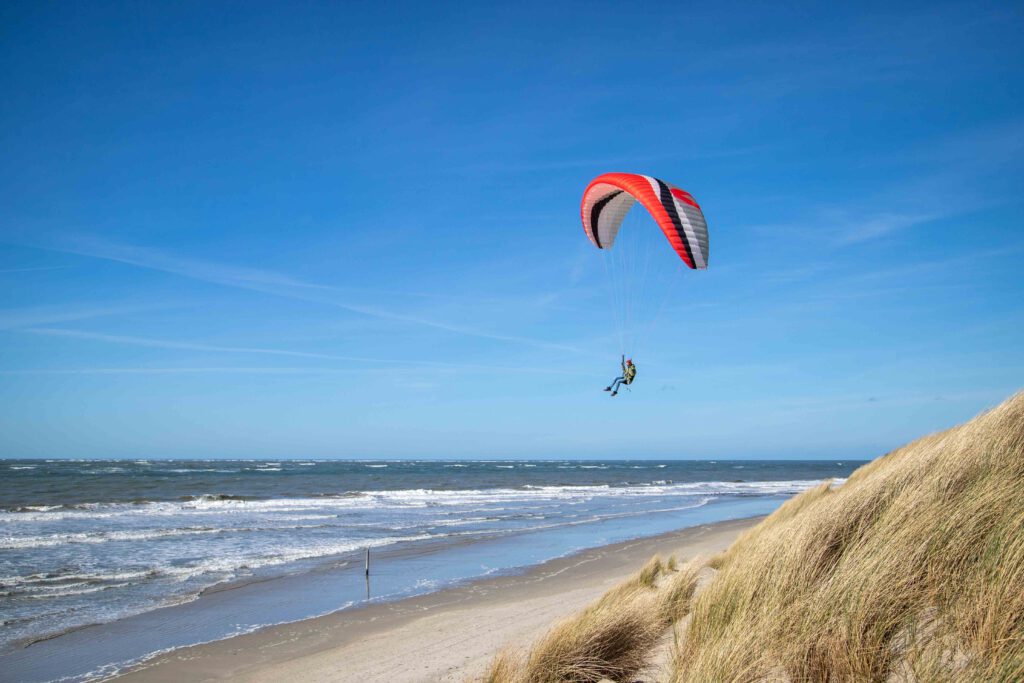 Jan-Leendert paragliden Ameland